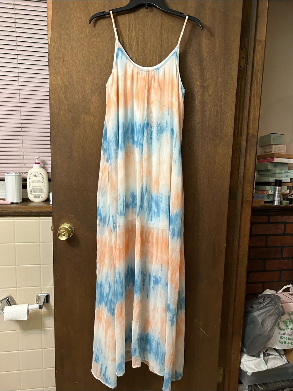 Entro-Brand New w/t. Maxi w/slip inside. Peach, White & Sky Blue tie dye Small